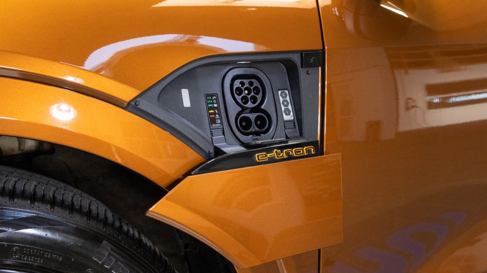 Audi e-tron 55 S-line quattro 5d