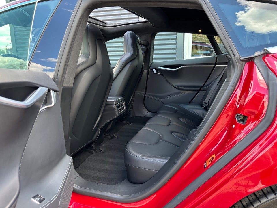 Tesla Model S P85D 5d