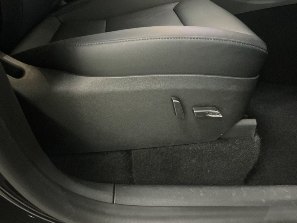 Tesla Model Y Long Range RWD 5d