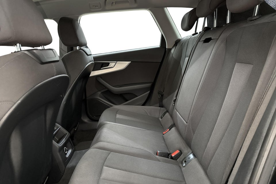 Audi A4 40 TFSi Sport Prestige Tour Avant S-tr. 5d