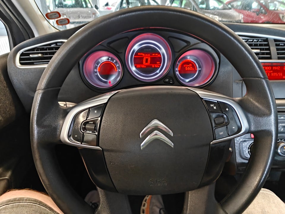 Citroën C4 1,6 HDi 90 Attraction 5d