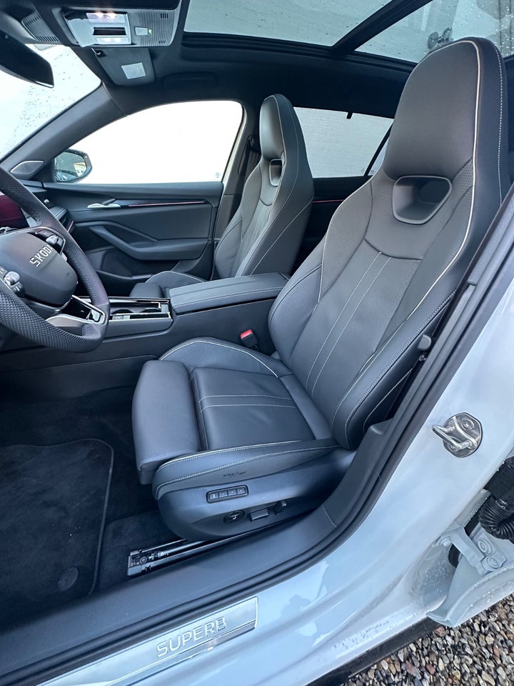 Skoda Superb 1,5 TSi iV Sportline Combi DSG 5d