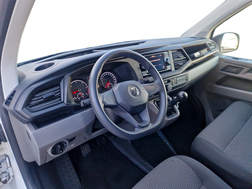 VW Transporter 2,0 TDi 110 Kassevogn lang