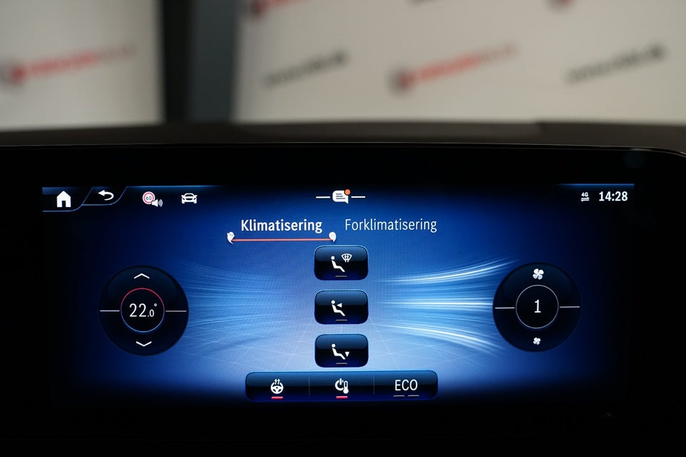 Mercedes EQA300 Progressive 4Matic 5d