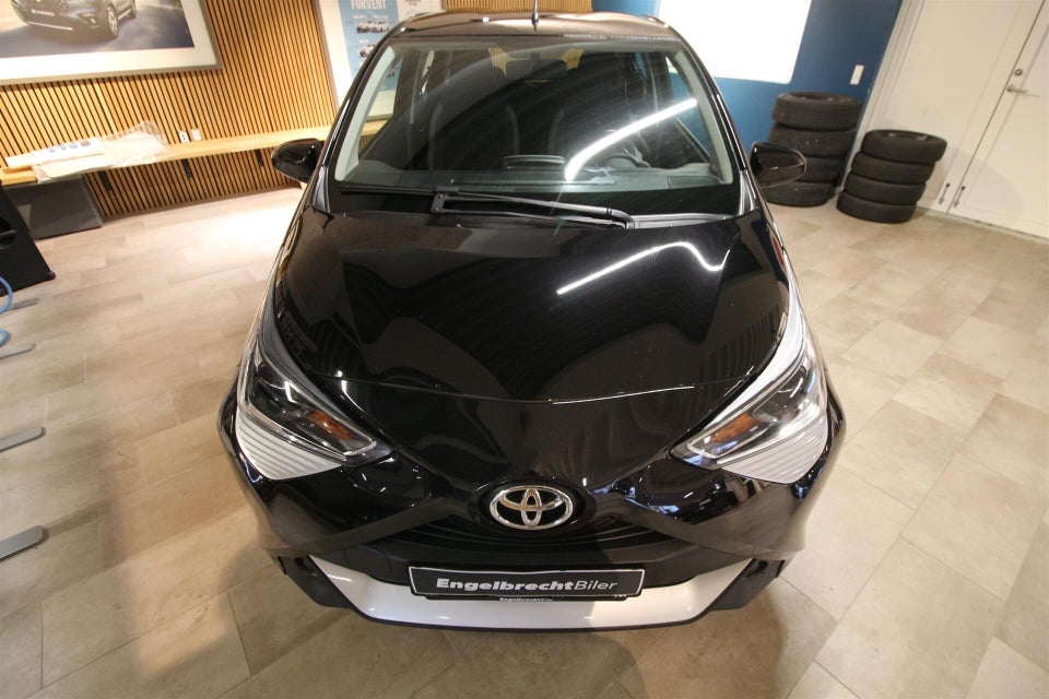 Toyota Aygo 1,0 VVT-i x-plore x-shift 5d