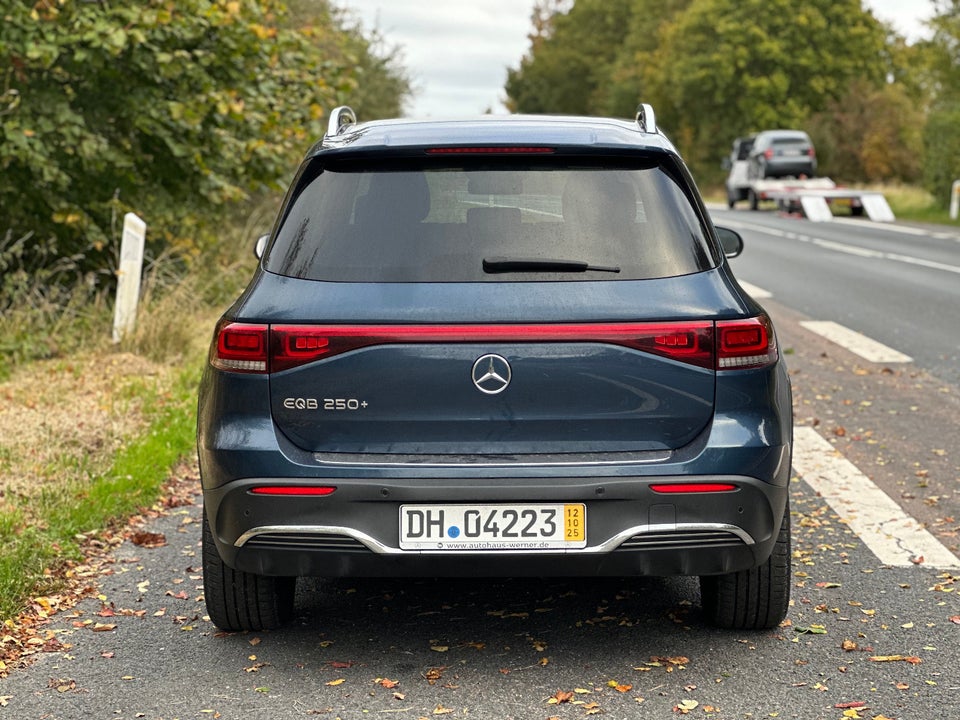 Mercedes EQB250+ AMG Line 5d