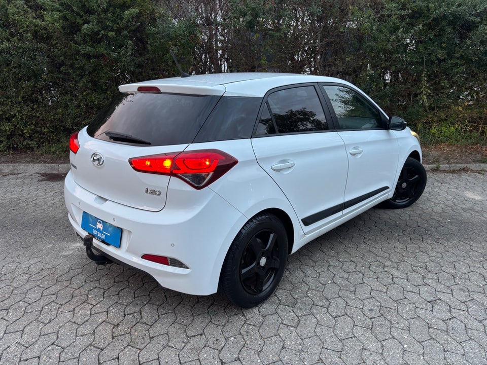 Hyundai i20 1,25 Premium 5d
