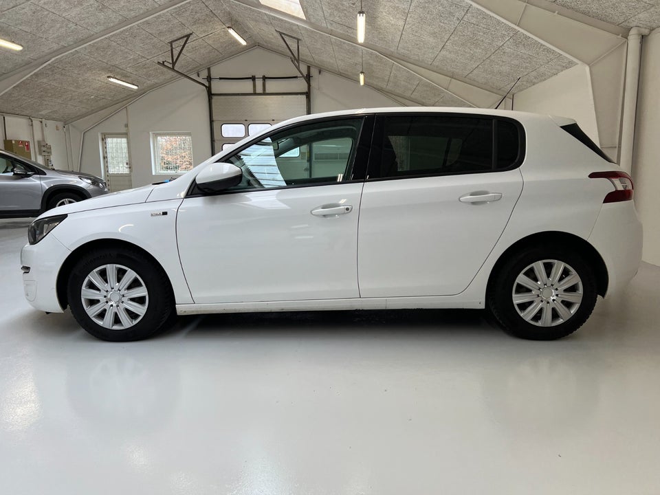 Peugeot 308 1,6 BlueHDi 120 Style 5d