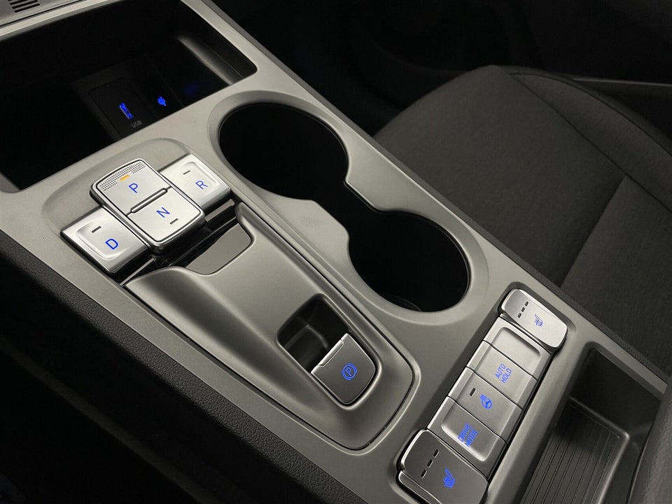 Hyundai Kona 64 EV Essential 5d