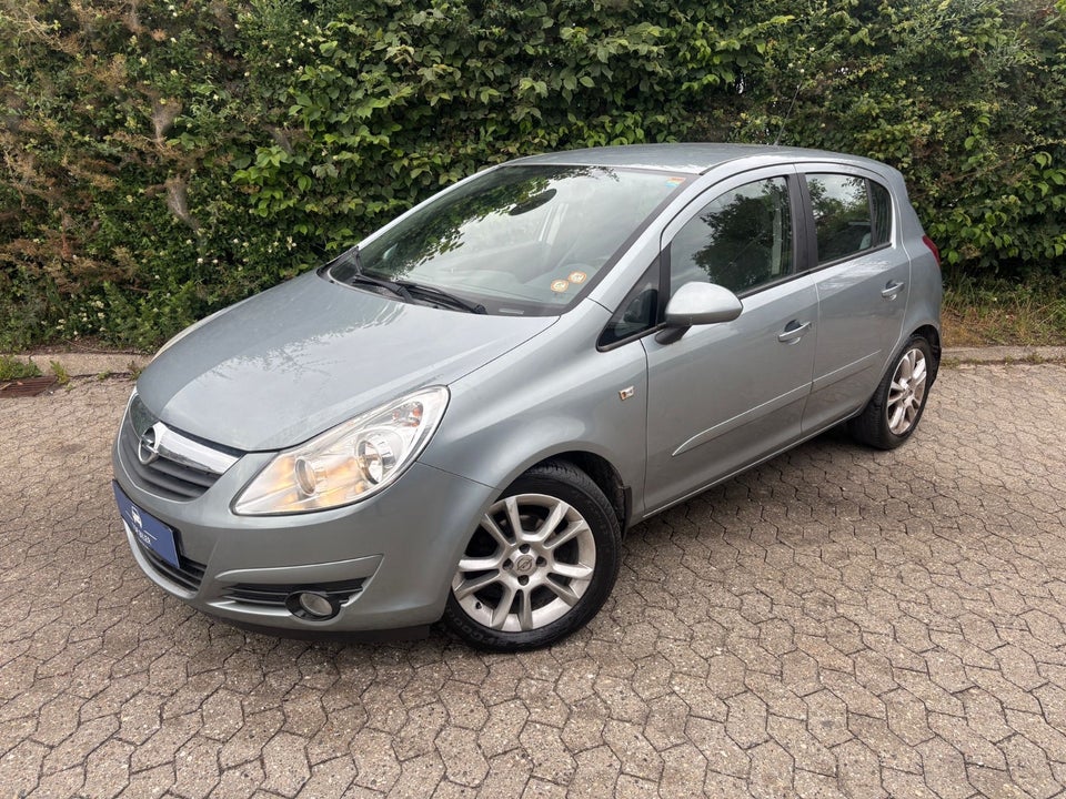 Opel Corsa 1,4 16V Cosmo 5d