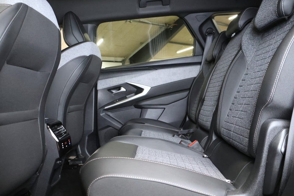 Peugeot e-5008 101 Allure Pack 7prs 5d