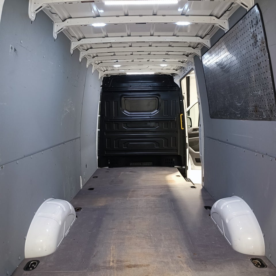 VW Crafter 35 2,0 TDi 177 Kassevogn L4H3