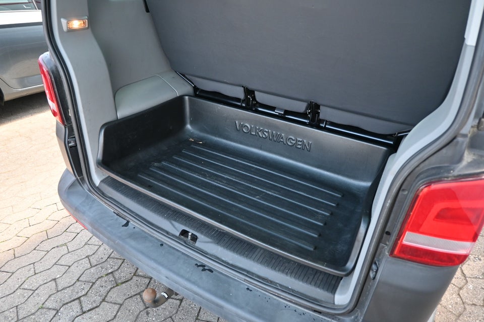 VW Caravelle 2,0 TSi 150 Trendline kort 4d