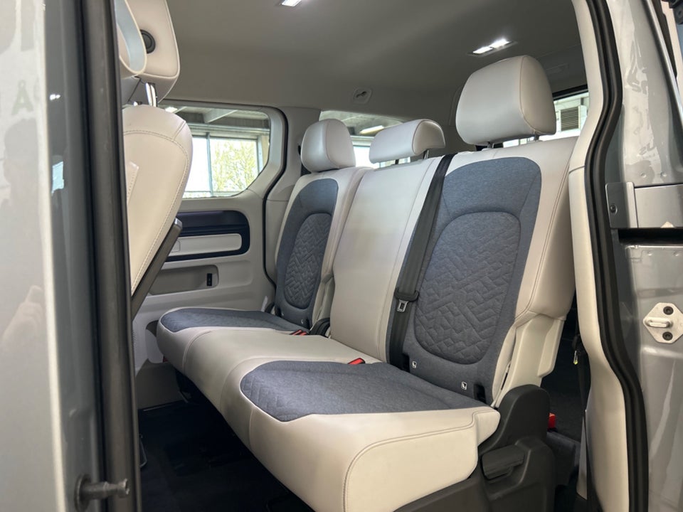 VW ID.Buzz 77 Pro Design SWB 5d