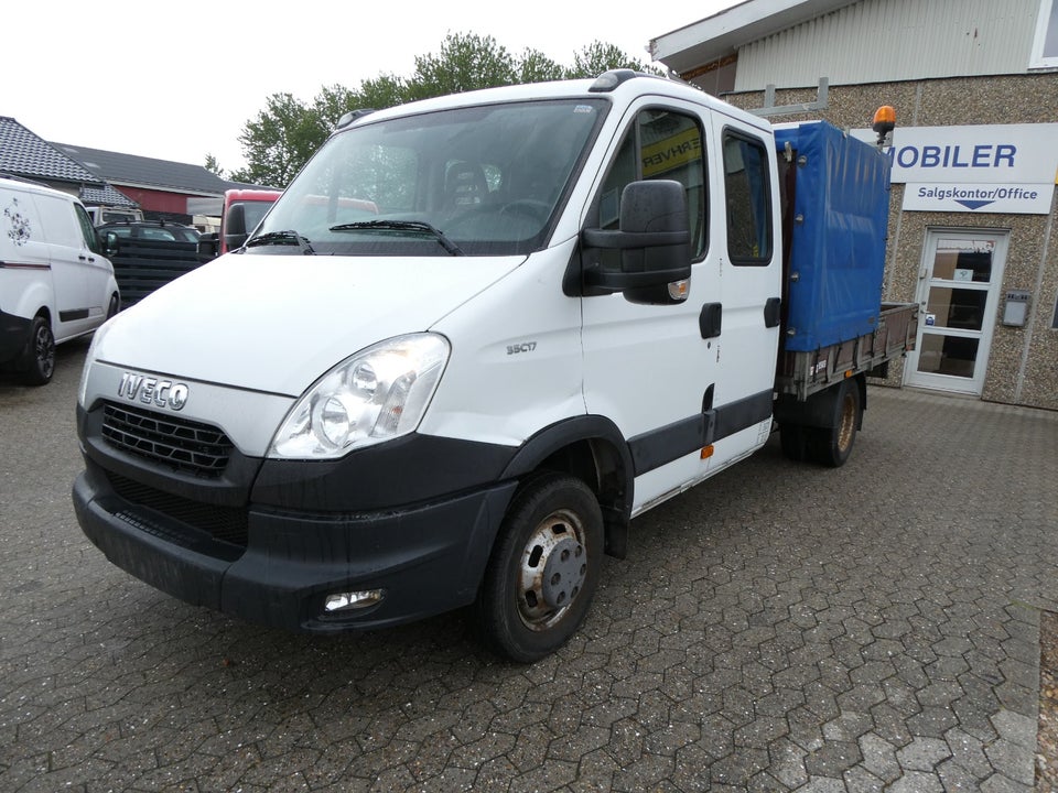 Iveco Daily 3,0 35C17 Mandskabsvogn m/lad 4d