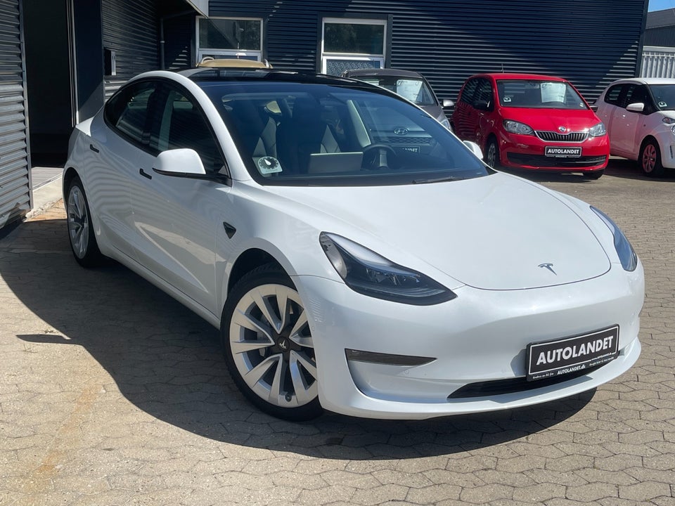 Tesla Model 3 Long Range AWD 4d