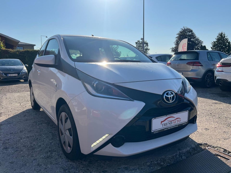 Toyota Aygo 1,0 VVT-i x-play 5d