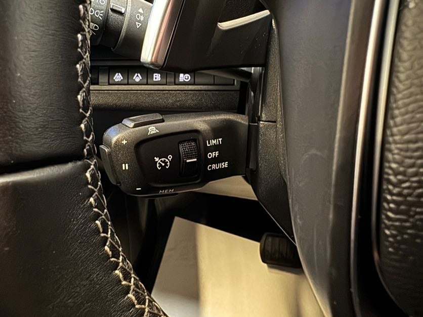 Peugeot 3008 1,6 Hybrid First Selection EAT8 5d