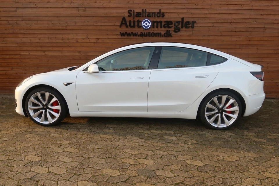 Tesla Model 3 Performance AWD 4d