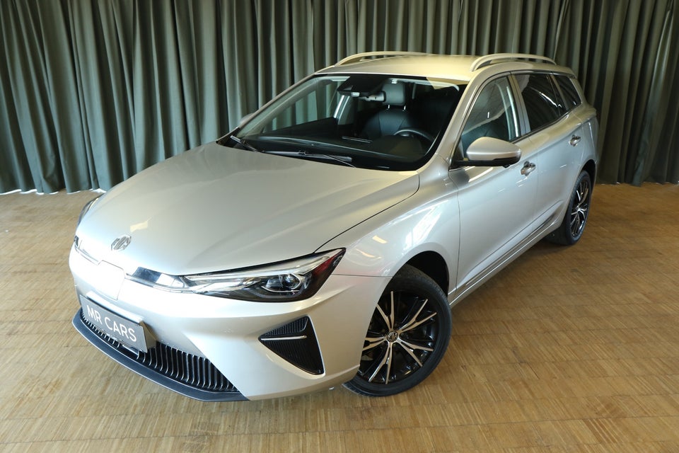 MG MG5 61 Luxury 5d