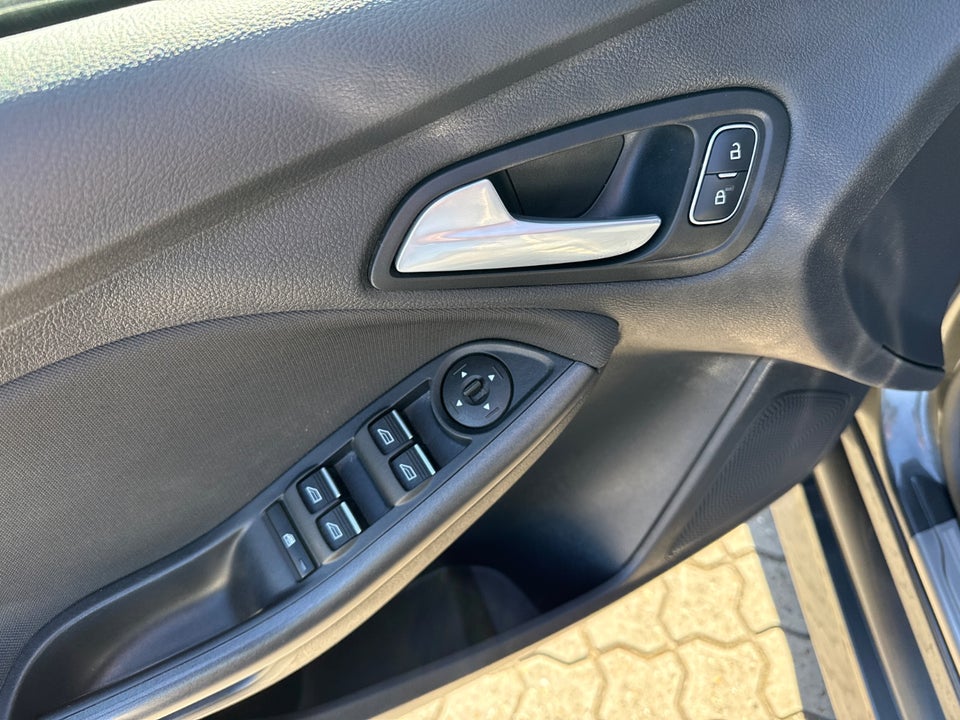 Ford Focus 1,0 EcoBoost ST-Line stc. 5d