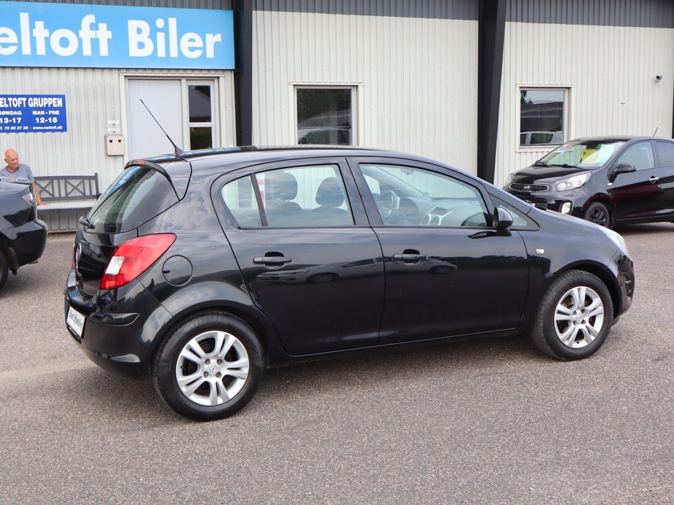 Opel Corsa 1,2 16V Cosmo 5d