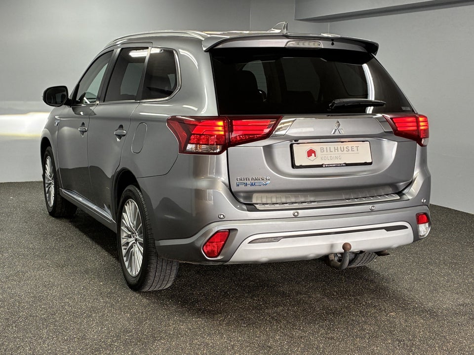 Mitsubishi Outlander 2,4 PHEV Intense CVT 4WD 5d