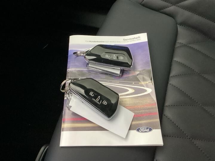 Ford Capri 77 Premium Extended Range 5d