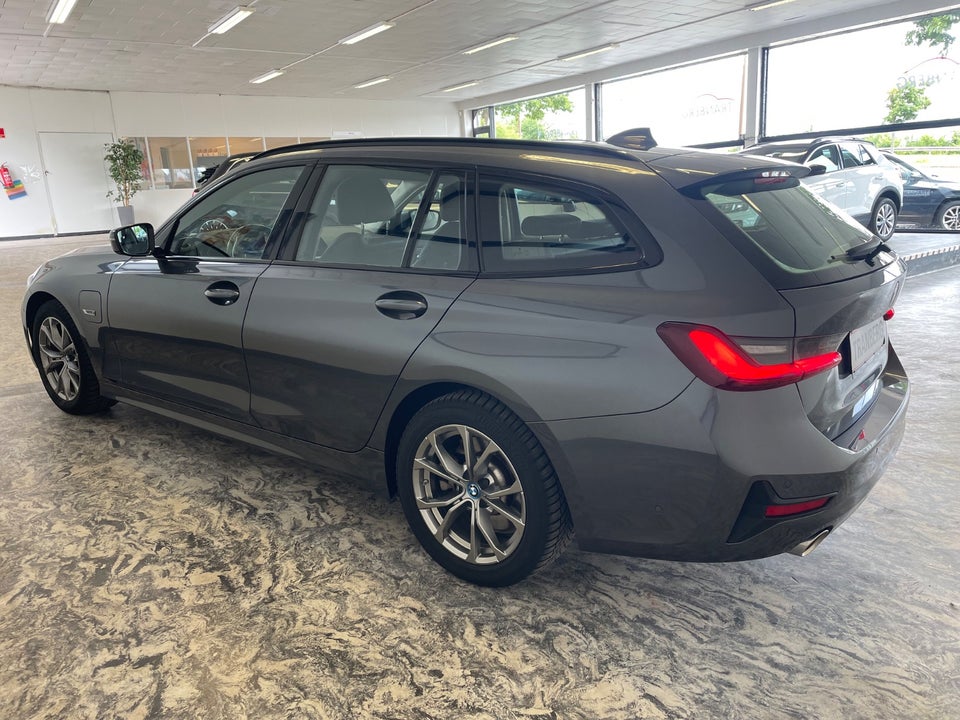 BMW 330e 2,0 Touring Sport Line aut. 5d