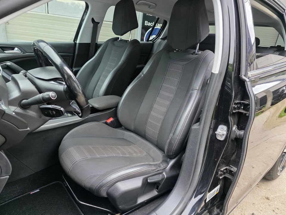 Peugeot 308 1,6 BlueHDi 120 Active 5d
