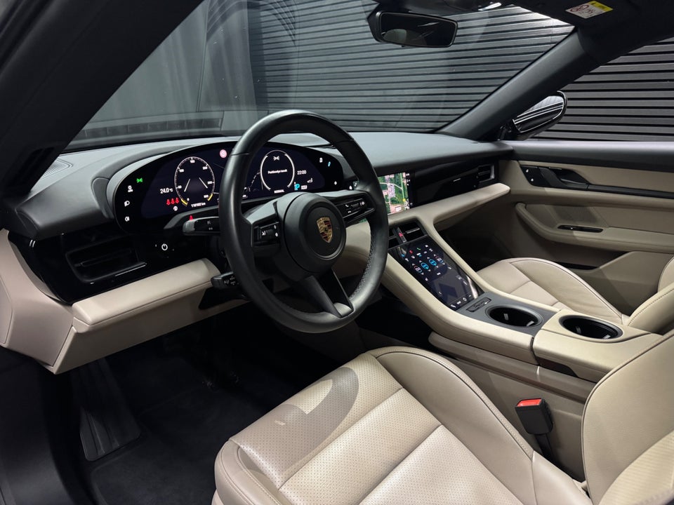 Porsche Taycan Performance+ 4d
