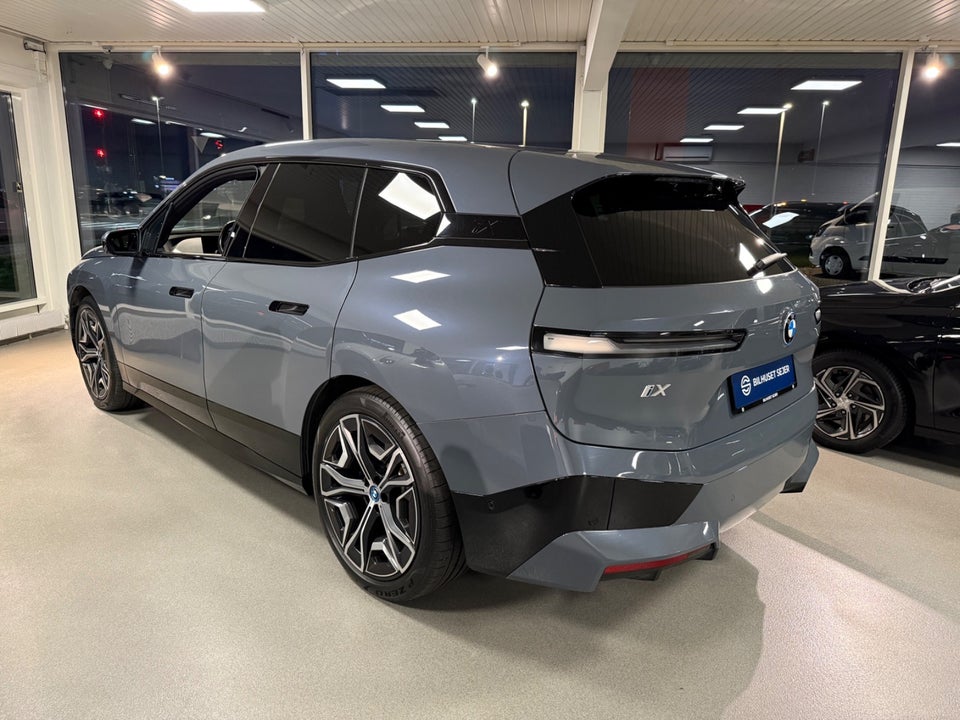 BMW iX xDrive40 Sport 5d