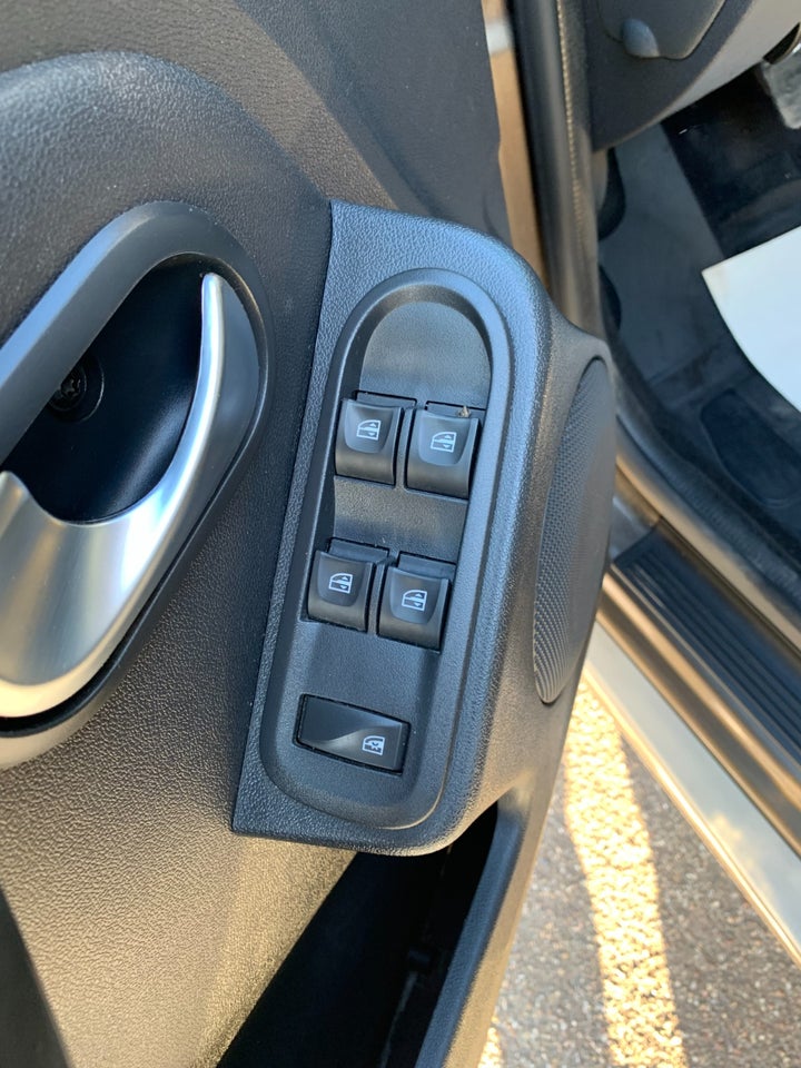 Dacia Duster 1,2 TCe 125 Black Shadow 5d