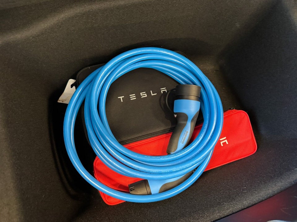 Tesla Model 3 RWD 4d