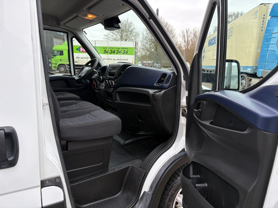 Iveco Daily 2,3 35C14 12m³ Van AG8
