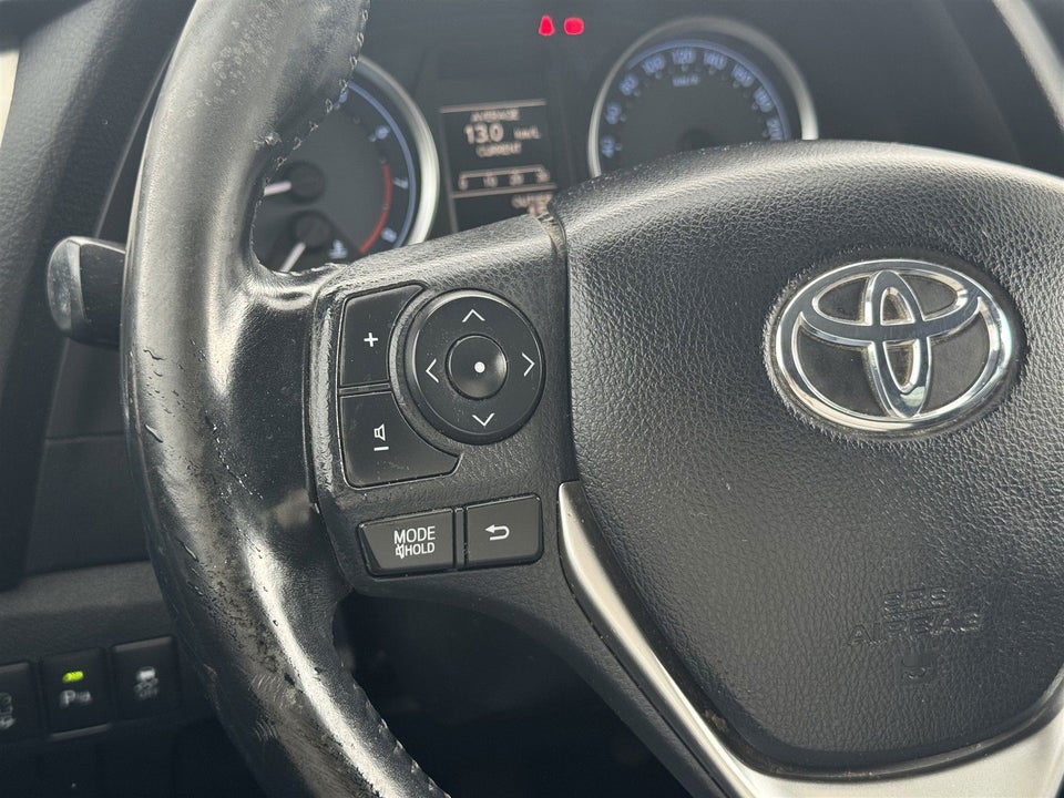 Toyota Auris 1,6 T2 Touring Sports 5d