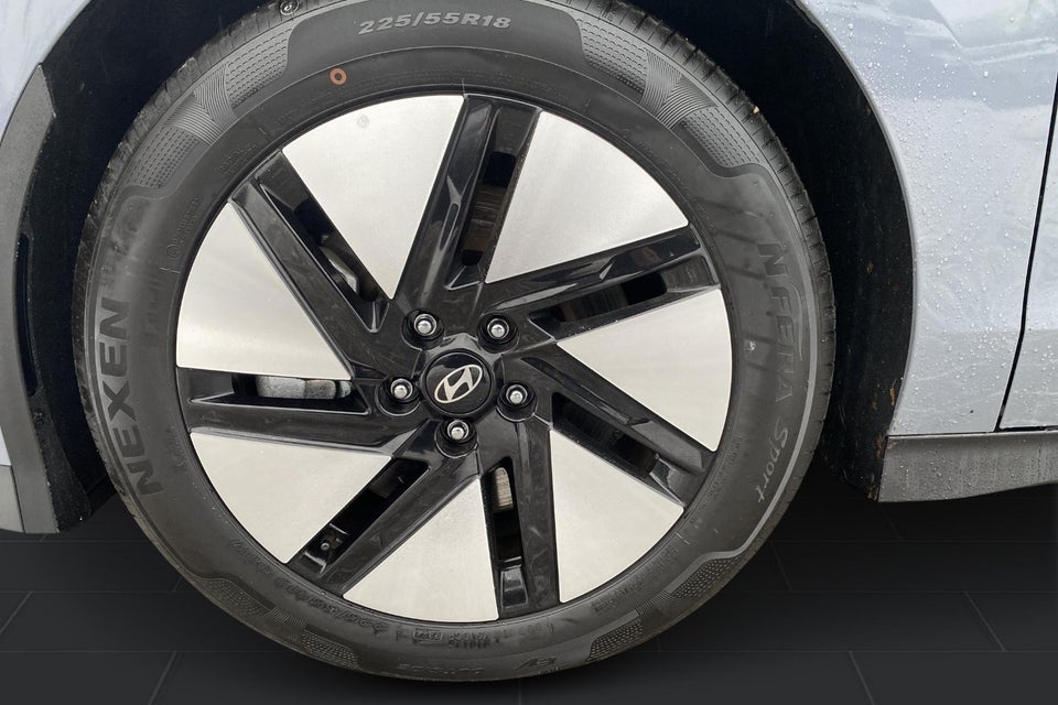 Hyundai Ioniq 6 77 Essential 4d