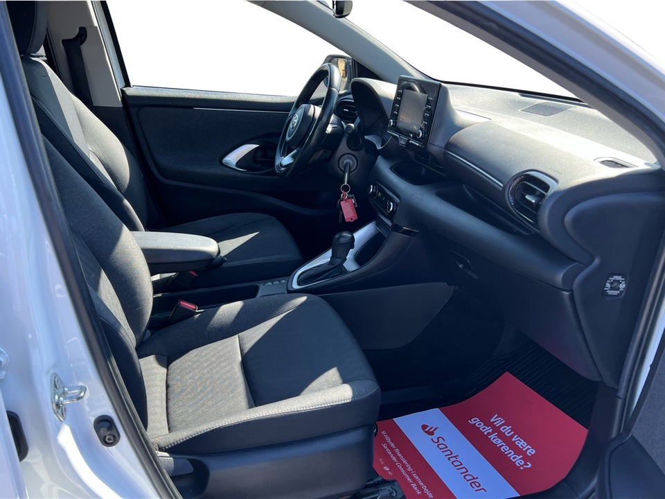 Toyota Yaris 1,5 Hybrid H3 Vision e-CVT 5d