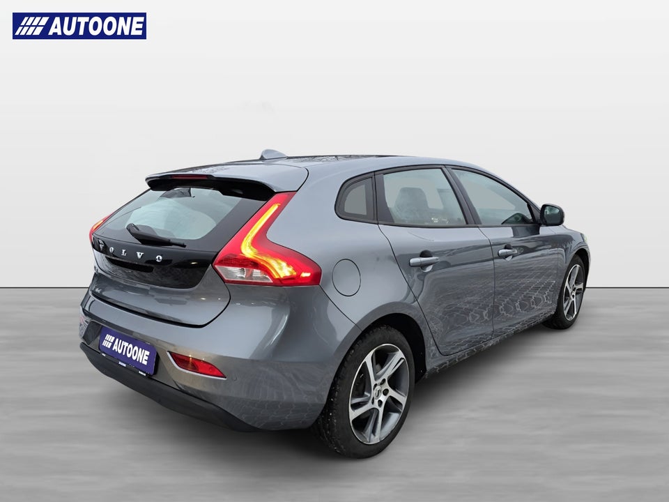 Volvo V40 2,0 D2 120 Momentum 5d