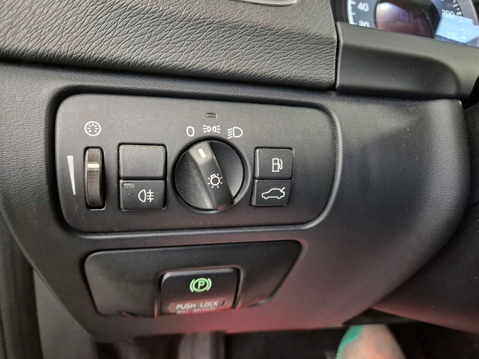 Volvo V60 1,6 D2 115 Kinetic aut. 5d