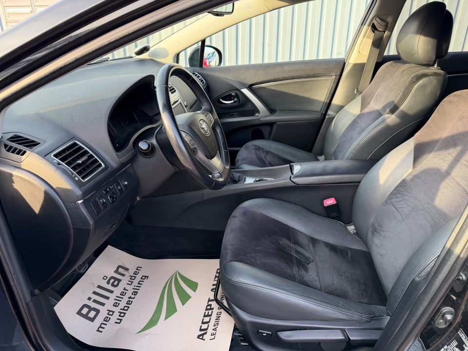 Toyota Avensis 1,8 VVT-i T2 Premium stc. 5d