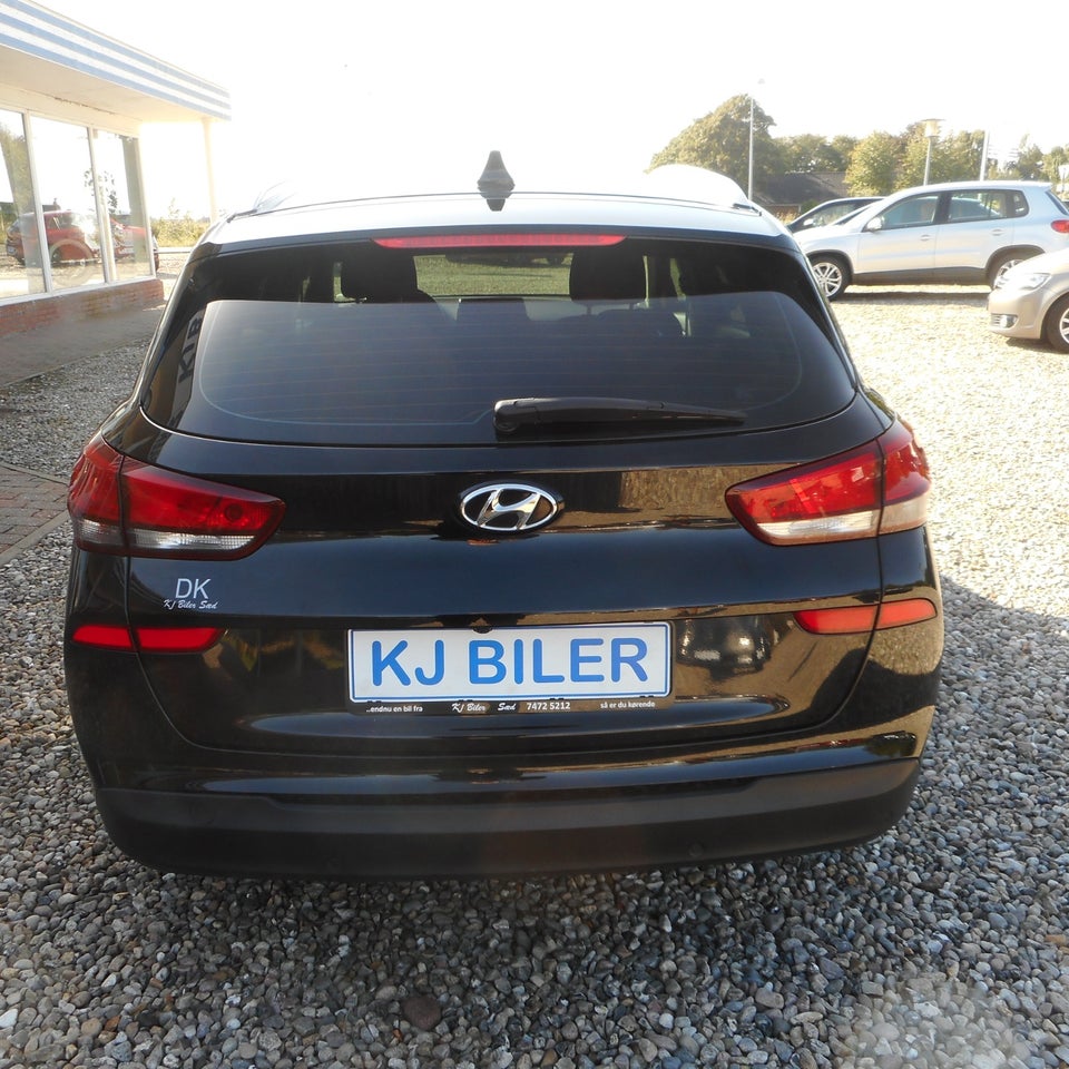 Hyundai i30 1,4 T-GDi Trend stc. DCT 5d