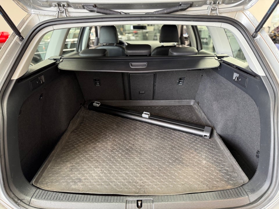 VW Golf VII 1,4 TSi 122 Highline Variant BMT 5d