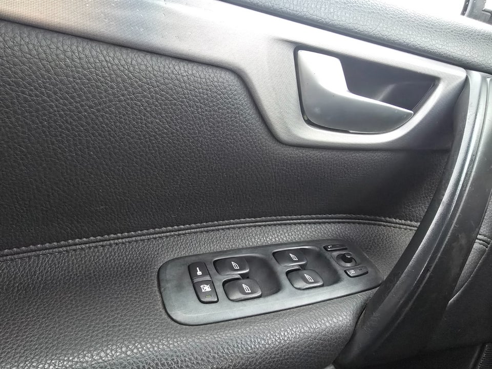 Volvo V70 2,4 D 163 aut. 5d