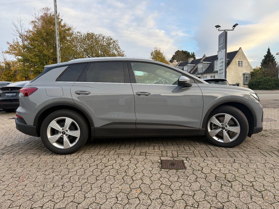 Audi Q4 e-tron 45 quattro 5d