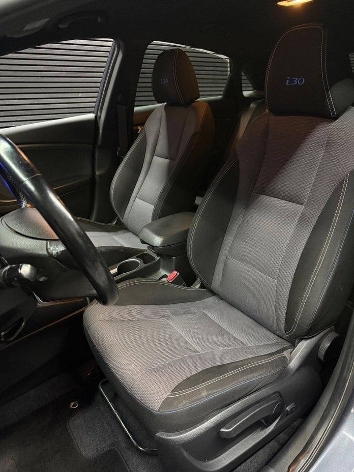 Hyundai i30 1,6 CRDi 110 EM-Edition 5d
