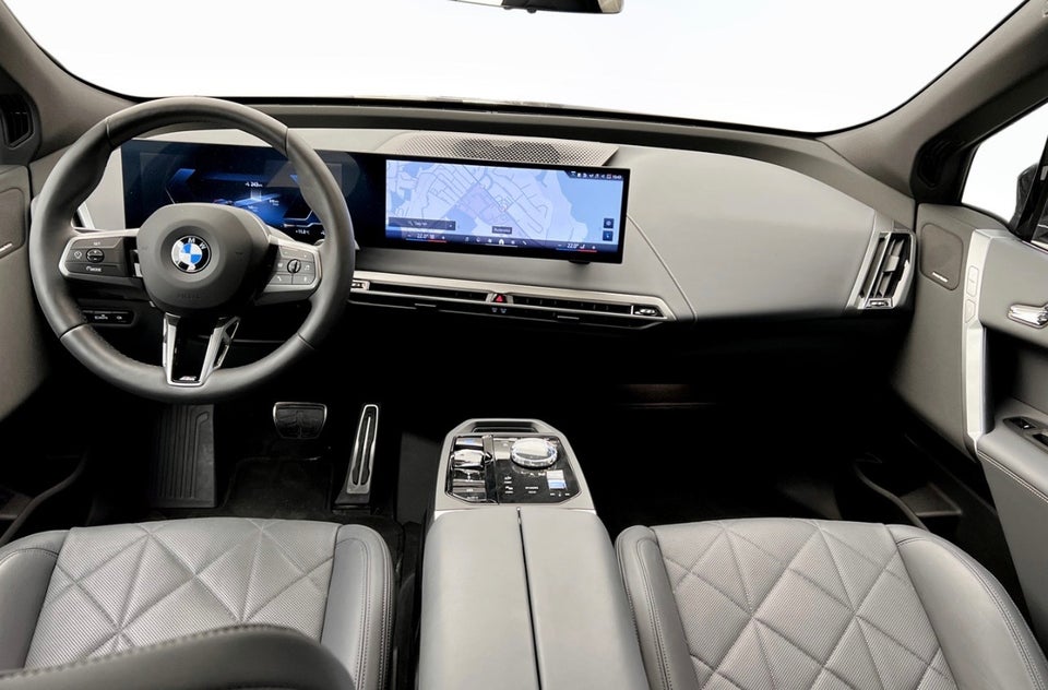 BMW iX xDrive60 Fully Charged 5d