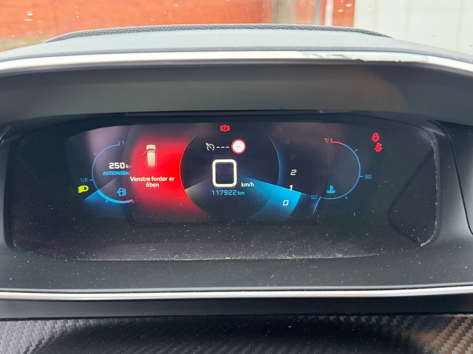 Peugeot 208 1,2 PureTech 100 Allure Sky 5d