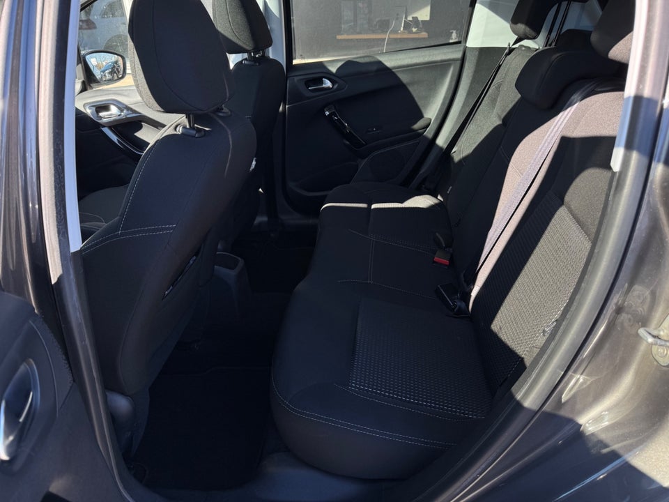 Peugeot 208 1,6 BlueHDi 100 Allure Sky 5d