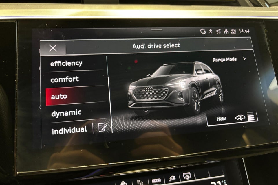 Audi Q8 e-tron 55 S-line quattro 5d